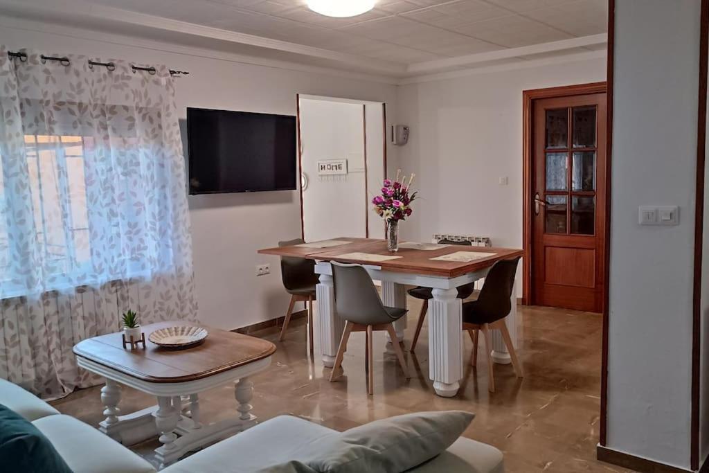 הוילה Huétor Vega Casa Con Piscina Y Barbacoa A 3 Kilometros De La Alhambra מראה חיצוני תמונה