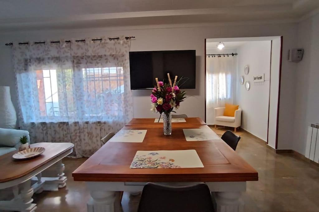 הוילה Huétor Vega Casa Con Piscina Y Barbacoa A 3 Kilometros De La Alhambra מראה חיצוני תמונה