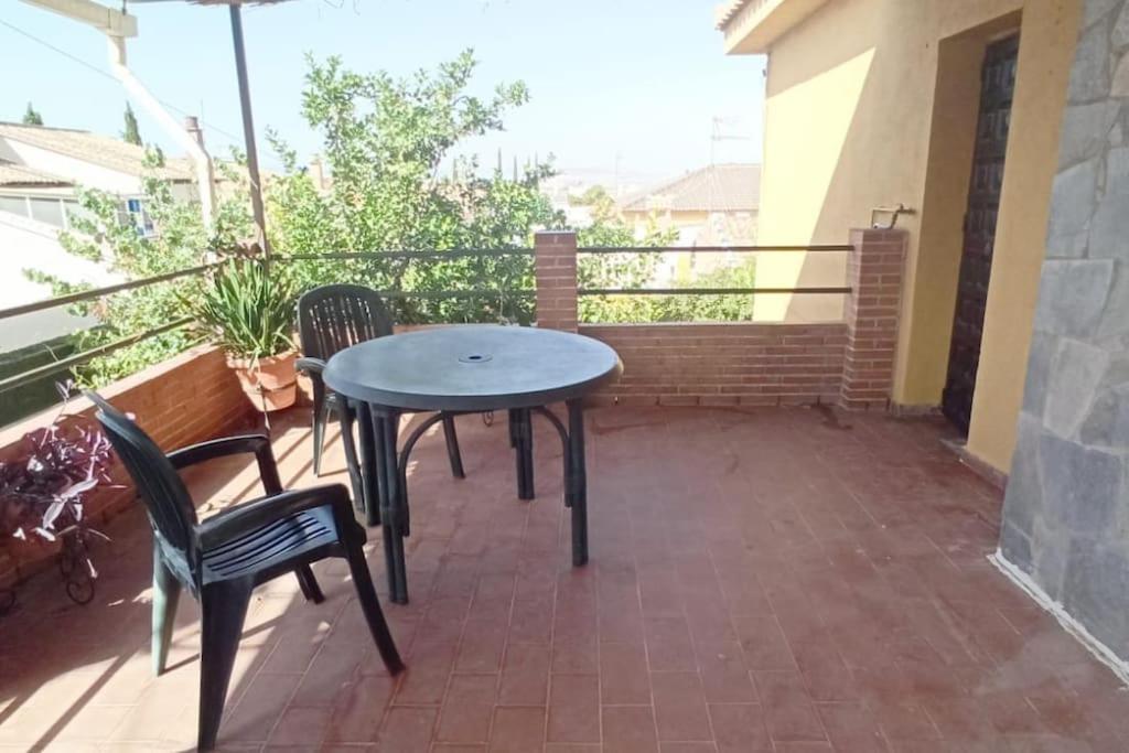 הוילה Huétor Vega Casa Con Piscina Y Barbacoa A 3 Kilometros De La Alhambra מראה חיצוני תמונה